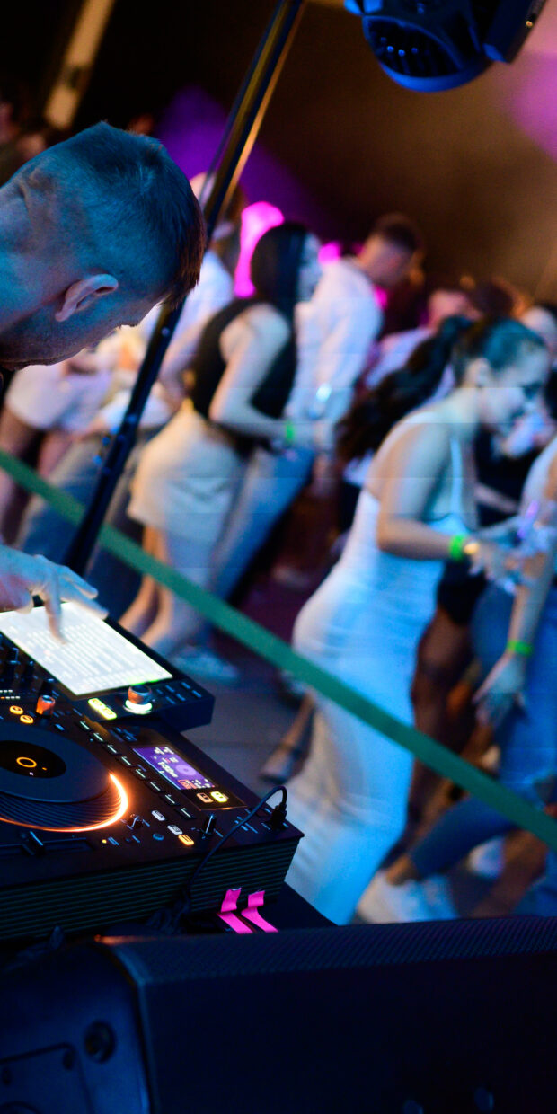 Lajver Time Machine Disco – Évadzáró!